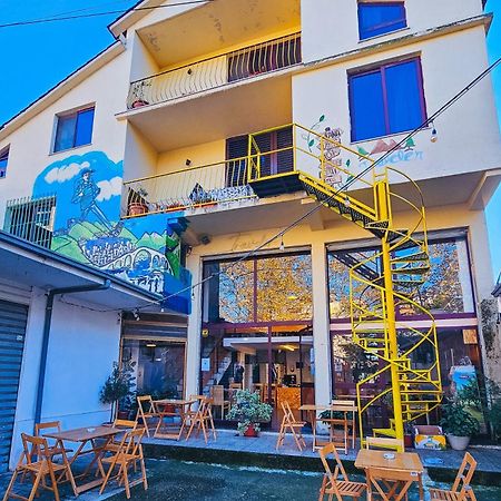 Traveler Hostel ชโคเดอร์ ภายนอก รูปภาพ