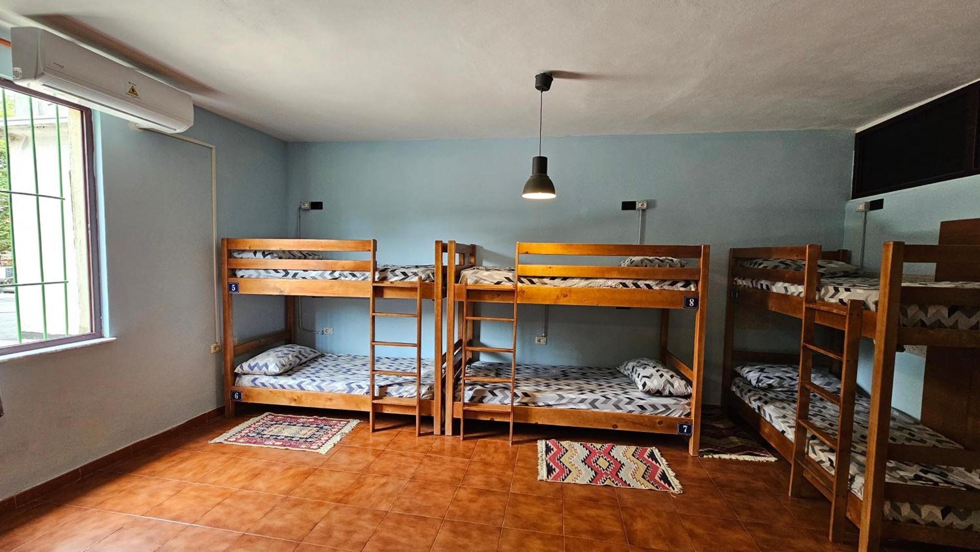 Traveler Hostel ชโคเดอร์ ภายนอก รูปภาพ