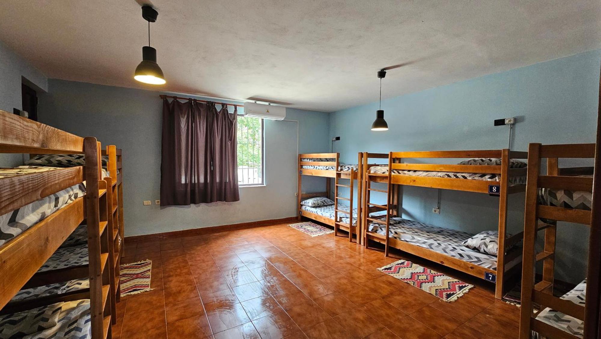 Traveler Hostel ชโคเดอร์ ภายนอก รูปภาพ