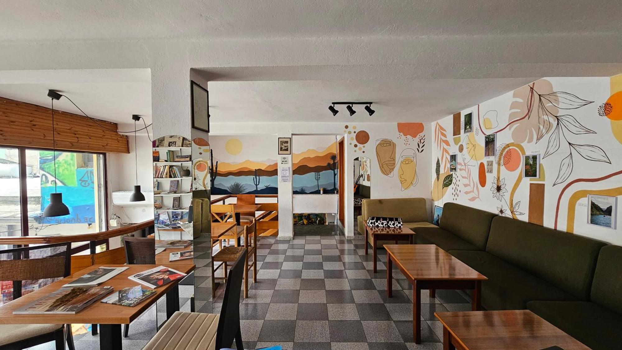 Traveler Hostel ชโคเดอร์ ภายนอก รูปภาพ